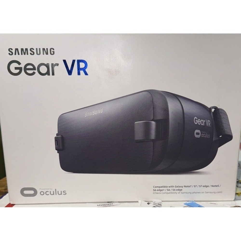 Samsung Gear VR Powered by Oculus SM-R323NBKAXAR Virtual Reality Headset